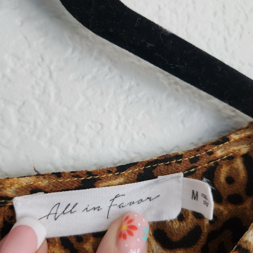 ALL IN‎ FAVOR LEOPARD PRINT WIDE LEG JUMPSUIT  SZ M - Picture 4 of 8
